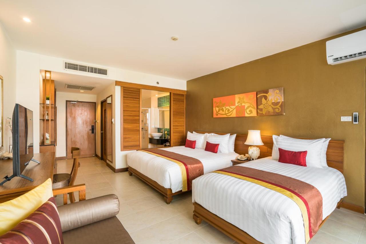 Cosy Beach Hotel - Sha Extra Plus Pattaya Bagian luar foto