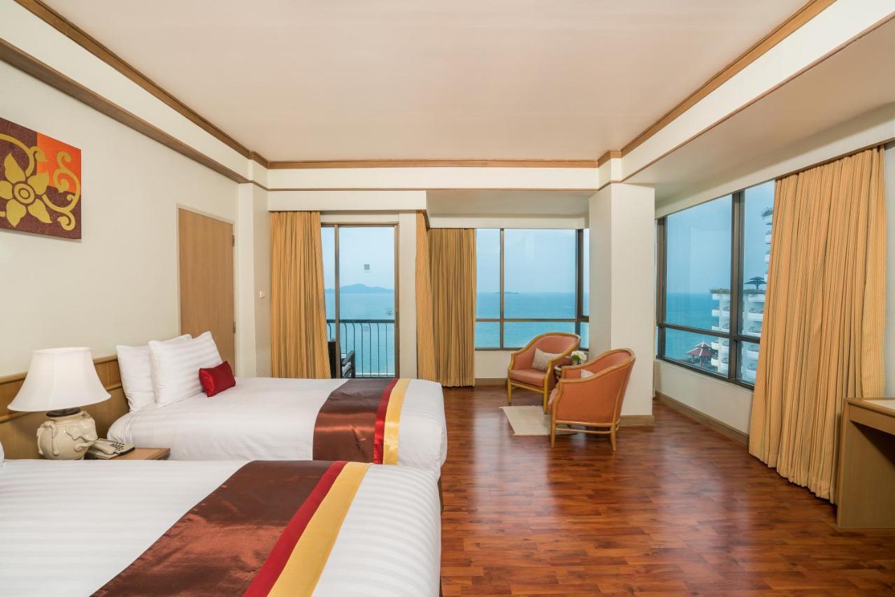 Cosy Beach Hotel - Sha Extra Plus Pattaya Bagian luar foto